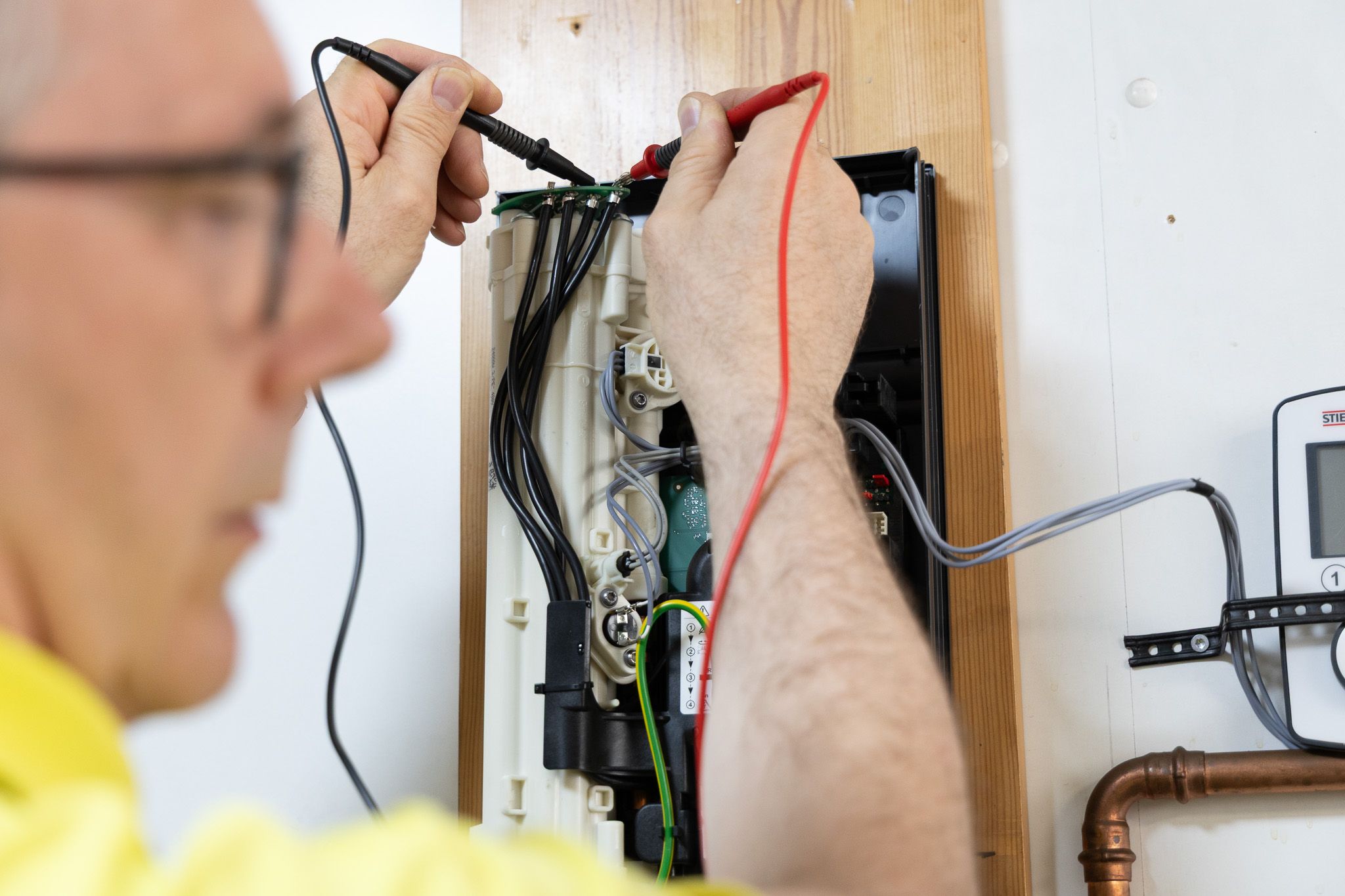 Elektro Klee prüft elektronische Komponenten und Leitungen im Kundendienst